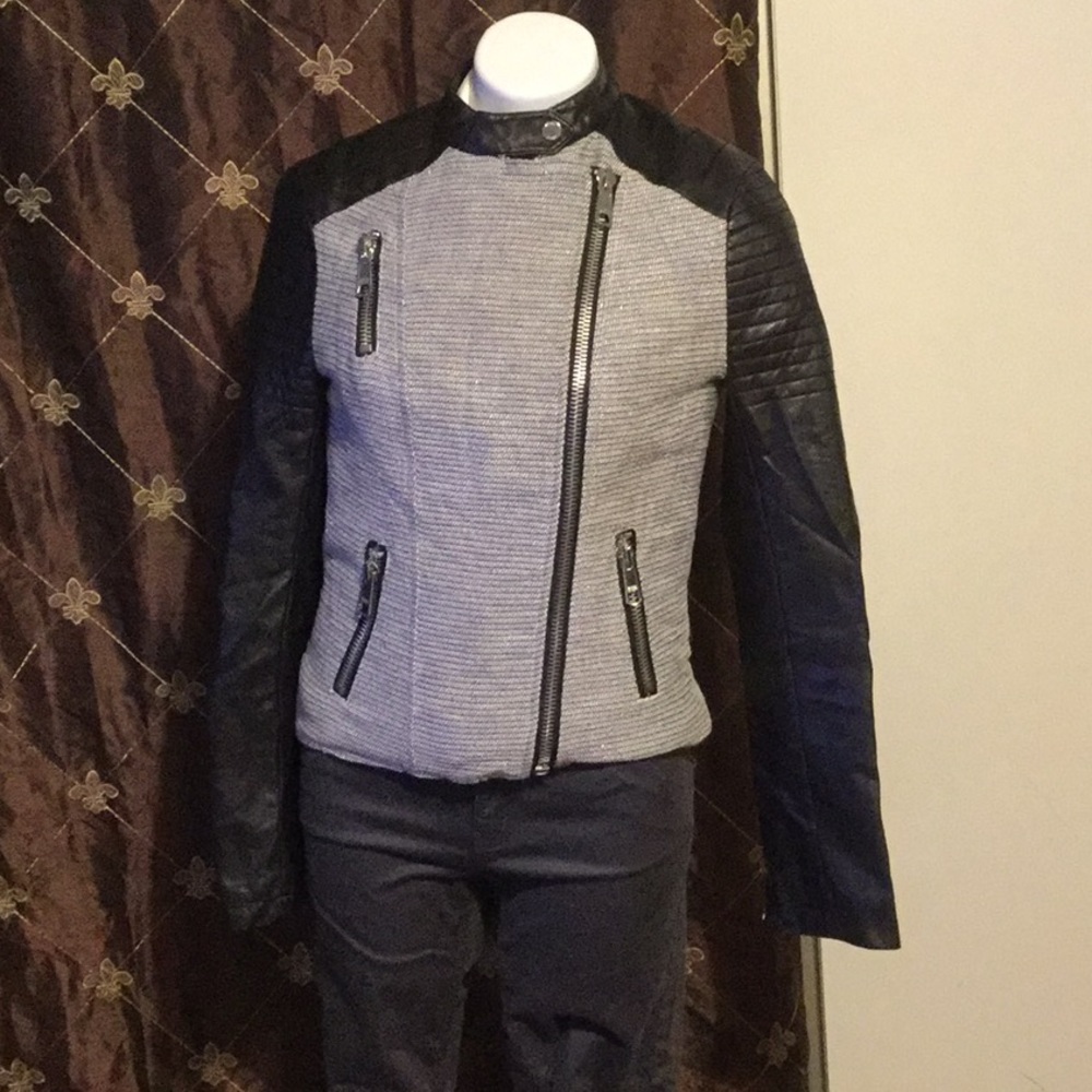 NWOT BLACK/WHITE/SILVER BLACK RIVET VEGAN LEATHER